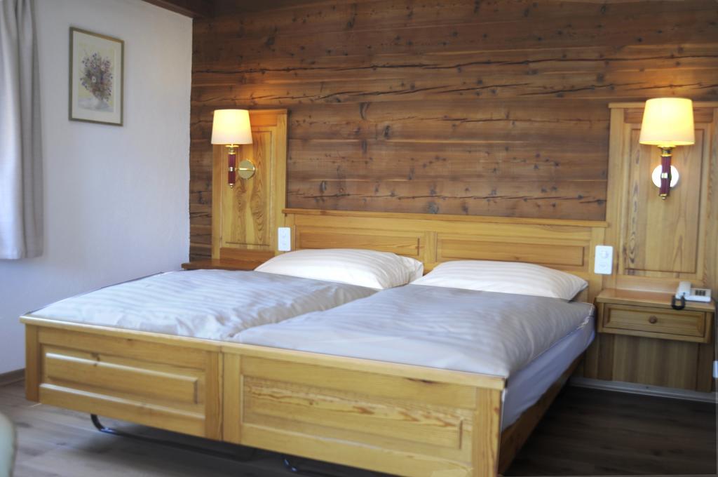 Hotel Alpenblick Zeneggen Phòng bức ảnh