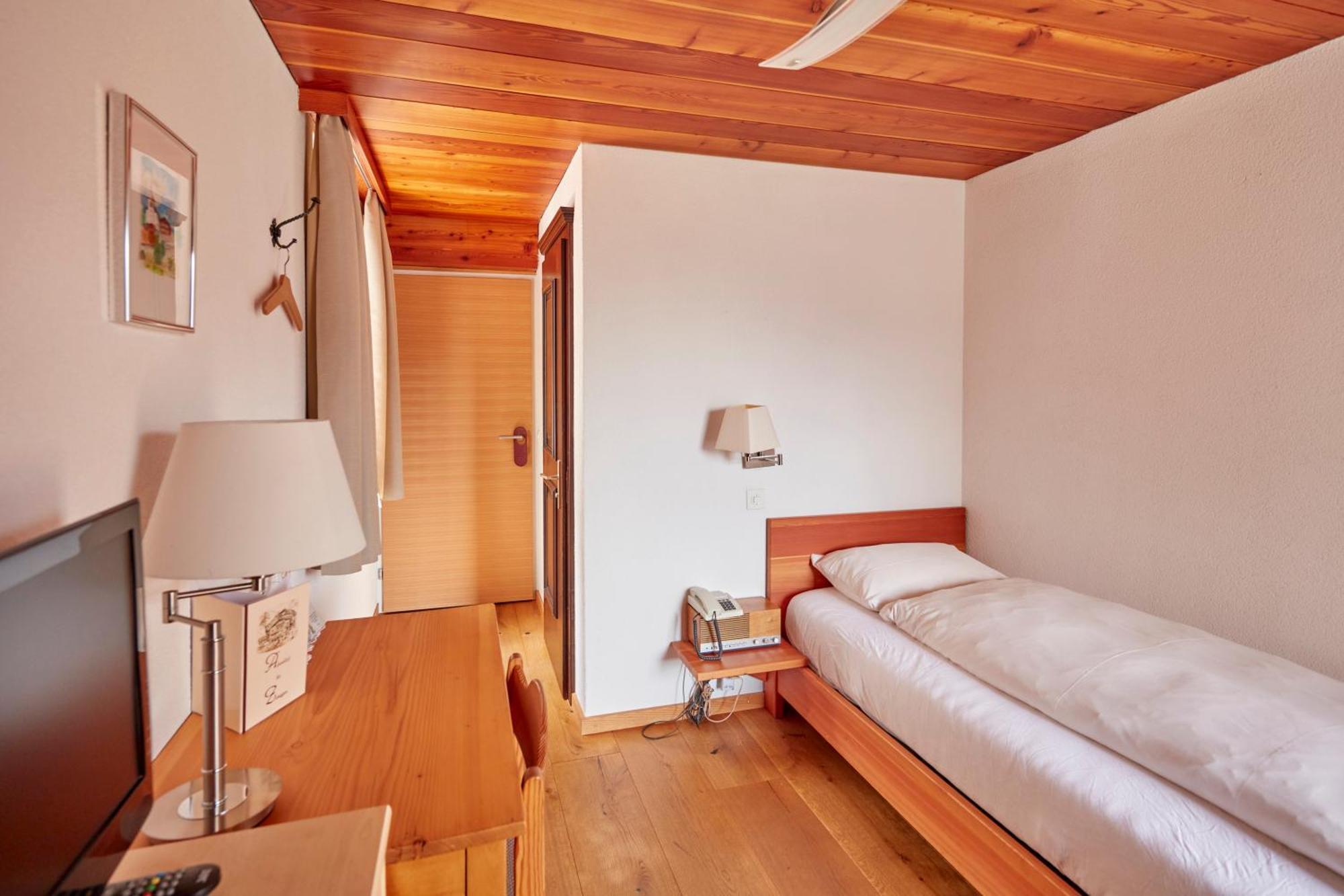 Hotel Alpenblick Zeneggen Ngoại thất bức ảnh
