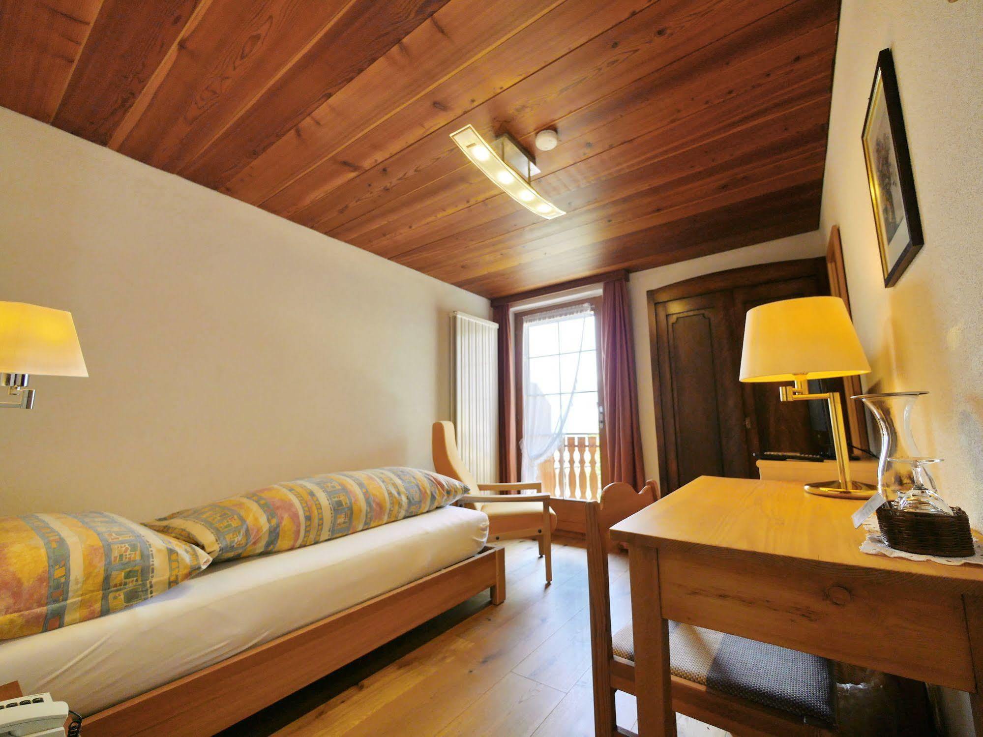 Hotel Alpenblick Zeneggen Ngoại thất bức ảnh